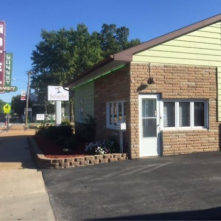Sunset Motel Waterloo Bagian luar foto